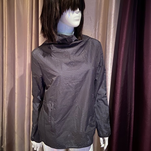 Fabletics Pullover 
•Women’s Size XS - Picture 2 of 5